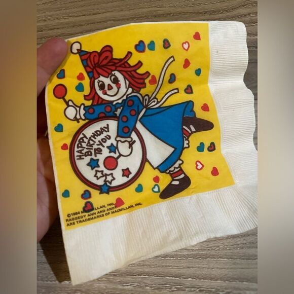Raggedy Ann 1984 party napkins - Picture 1 of 3